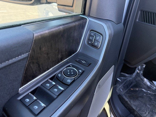 2026 Ford Super Duty F-350 DRW Chassis LARIAT