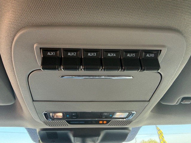 2026 Ford Super Duty F-350 DRW Chassis LARIAT