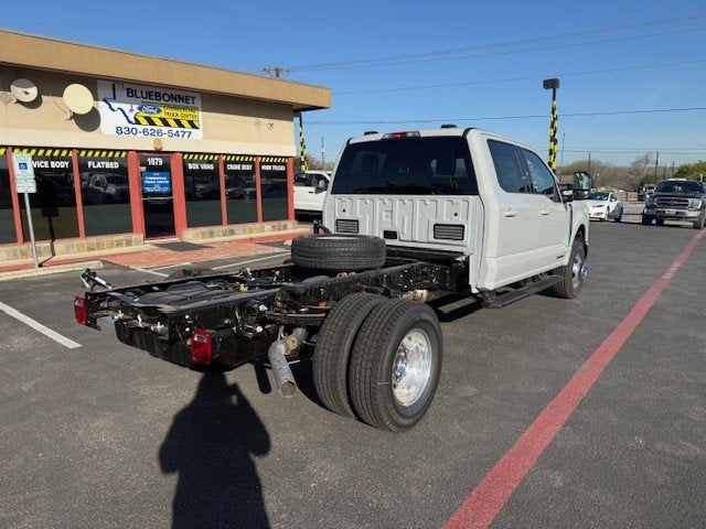 2026 Ford Super Duty F-350 DRW Chassis LARIAT