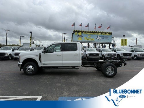 2027 Ford Super Duty F-350 DRW Chassis LARIAT