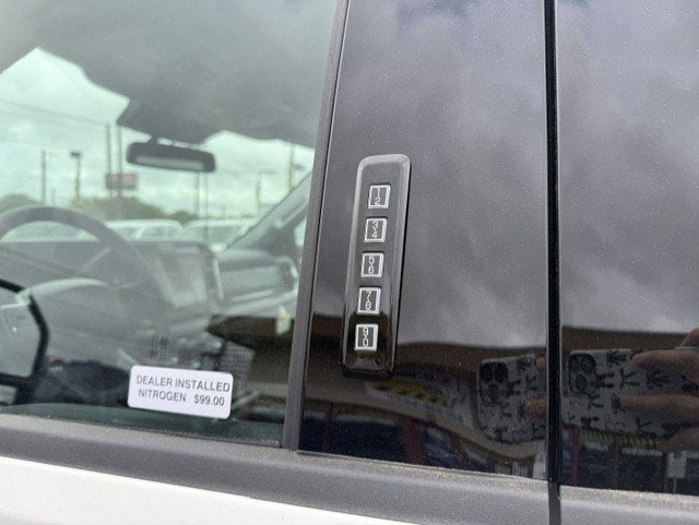 2027 Ford Super Duty F-350 DRW Chassis LARIAT