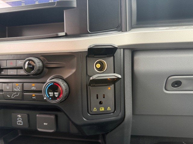 2026 Ford Super Duty F-350 DRW Flatbed XL