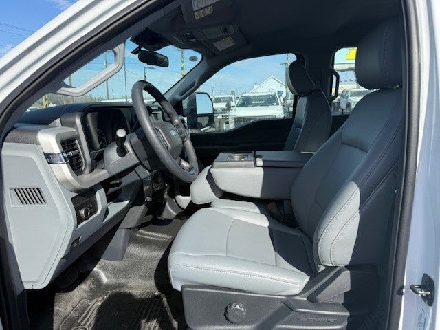 2026 Ford Super Duty F-350 DRW Flatbed XL