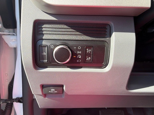 2026 Ford Super Duty F-350 DRW Flatbed XL