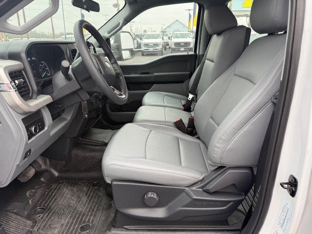 2026 Ford Super Duty F-350 DRW Flatbed XL