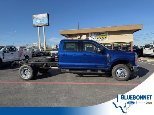 2026 Ford Super Duty F-350 DRW Chassis LARIAT