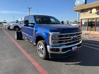 2026 Ford Super Duty F-350 DRW Chassis LARIAT