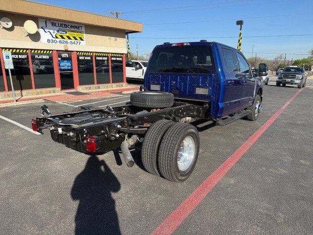 2026 Ford Super Duty F-350 DRW Chassis LARIAT