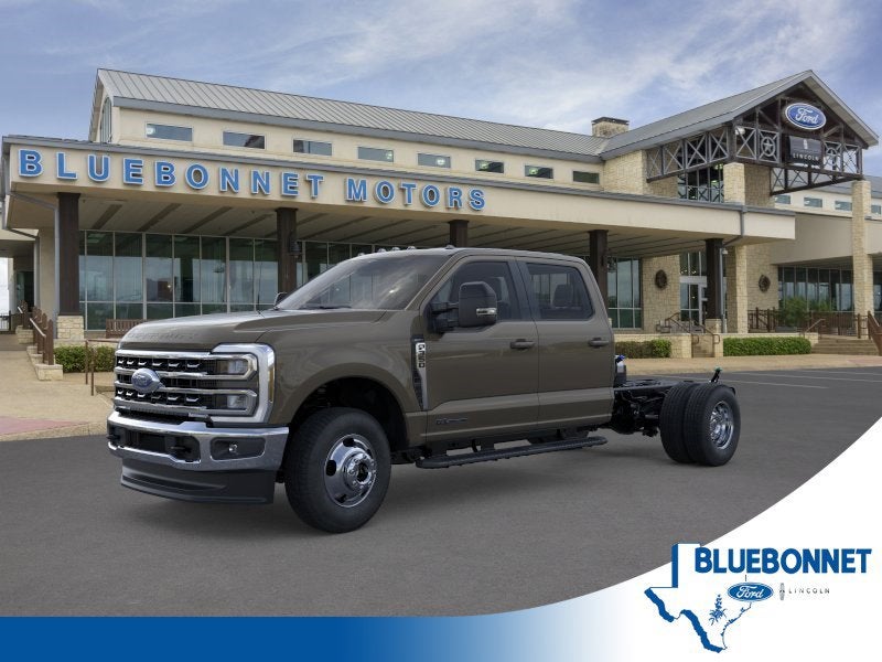 2026 Ford Super Duty F-350 DRW Chassis LARIAT