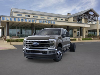 2026 Ford Super Duty F-350 DRW Chassis LARIAT