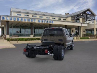 2026 Ford Super Duty F-350 DRW Chassis LARIAT