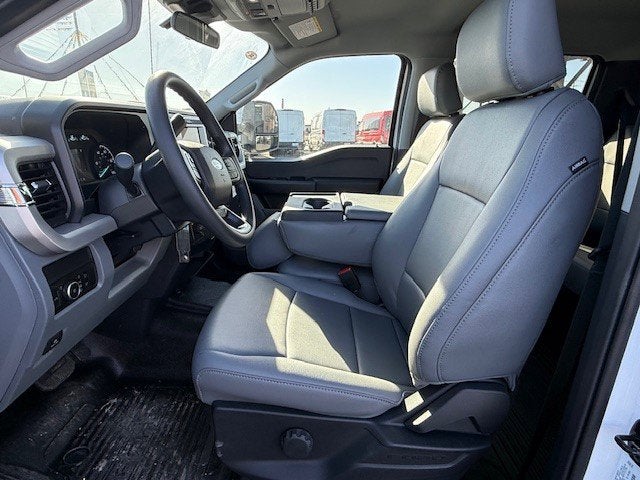 2026 Ford Super Duty F-350 DRW Flatbed XL