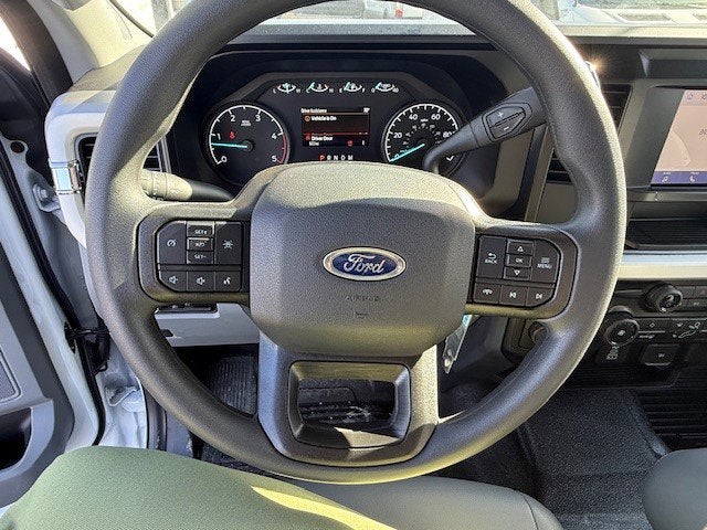 2026 Ford Super Duty F-350 DRW Flatbed XL