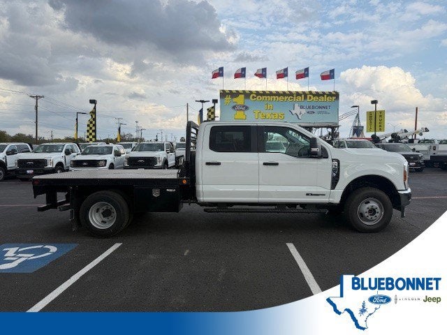 2025 Ford Super Duty F-350 DRW Flatbed XL