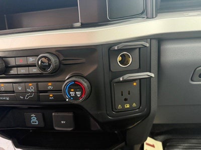 2025 Ford Super Duty F-350 DRW Flatbed XL