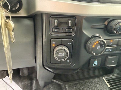 2025 Ford Super Duty F-350 DRW Flatbed XL