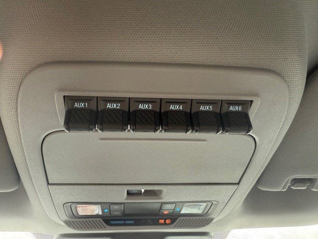 2025 Ford Super Duty F-350 DRW Flatbed XL