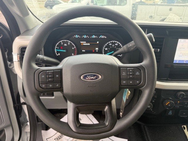 2025 Ford Super Duty F-350 DRW Flatbed XL