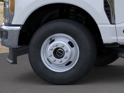 2025 Ford Super Duty F-350 DRW Flatbed XL