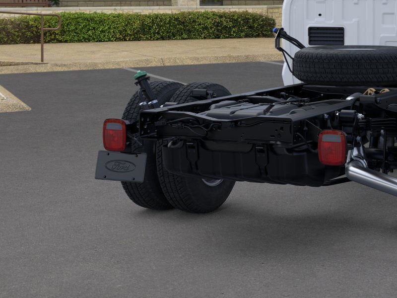 2025 Ford Super Duty F-350 DRW Flatbed XL