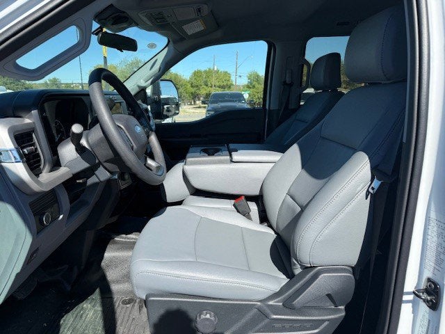 2026 Ford Super Duty F-350 DRW Flatbed XL