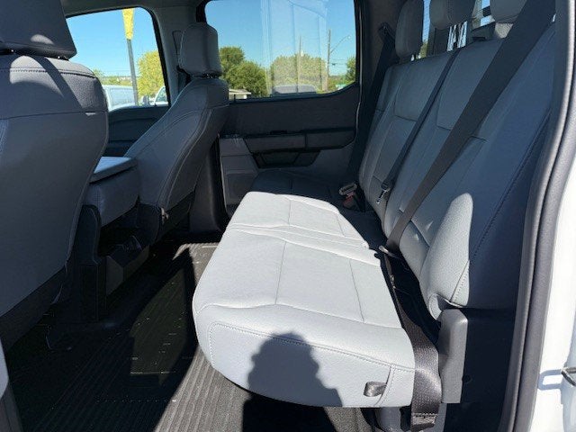 2026 Ford Super Duty F-350 DRW Flatbed XL