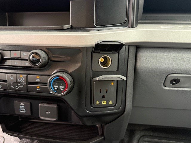 2026 Ford Super Duty F-350 DRW Flatbed XL