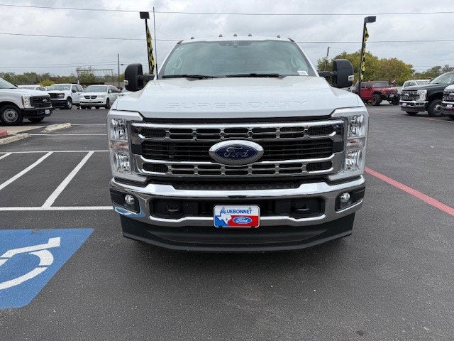 2026 Ford Super Duty F-350 DRW Flatbed XL