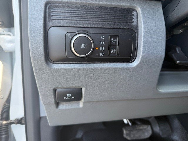 2026 Ford Super Duty F-350 DRW Flatbed XL