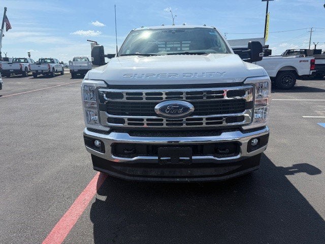 2026 Ford Super Duty F-350 DRW Flatbed XL
