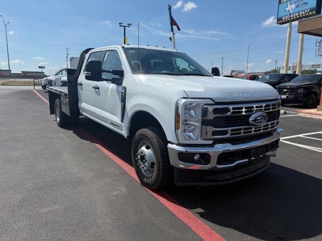 2026 Ford Super Duty F-350 DRW Flatbed XL