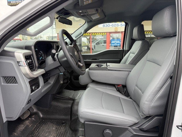 2026 Ford Super Duty F-350 DRW Flatbed XL