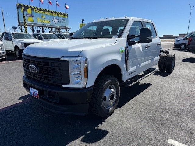 2026 Ford Super Duty F-350 DRW Chassis XL