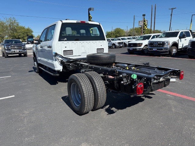 2026 Ford Super Duty F-350 DRW Chassis XL