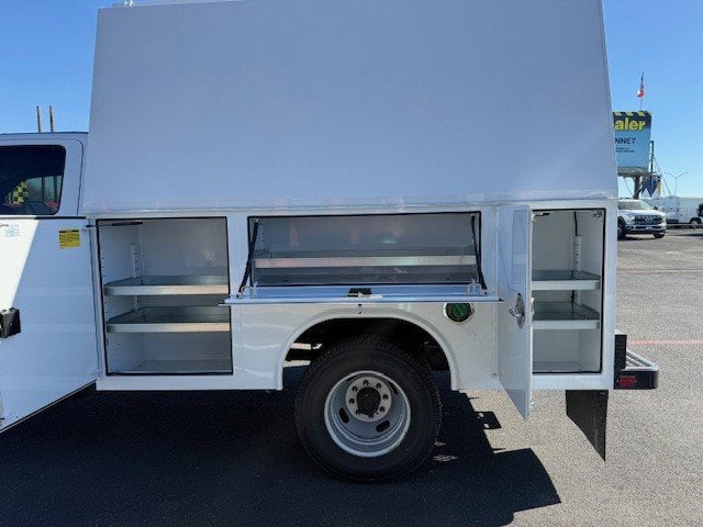 2026 Ford Super Duty F-350 DRW ROYAL KUV XL