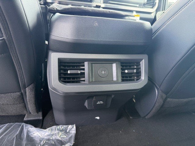 2026 Ford Super Duty F-350 DRW Flatbed LARIAT