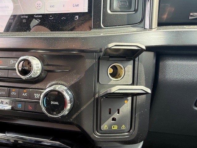 2026 Ford Super Duty F-350 DRW Flatbed LARIAT