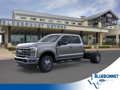 2026 Ford Super Duty F-350 DRW Chassis LARIAT