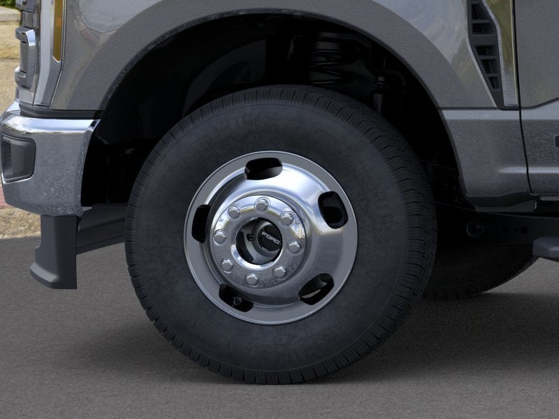 2026 Ford Super Duty F-350 DRW Chassis LARIAT