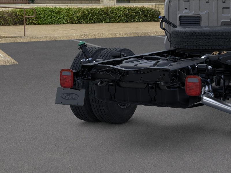 2026 Ford Super Duty F-350 DRW Chassis LARIAT