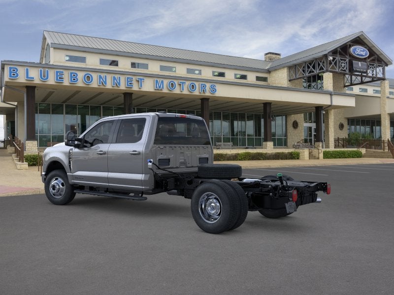 2026 Ford Super Duty F-350 DRW Chassis LARIAT
