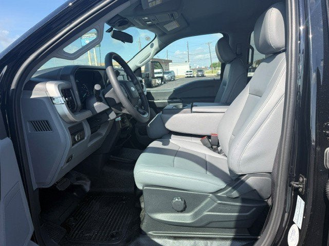 2026 Ford Super Duty F-350 DRW Chassis XL