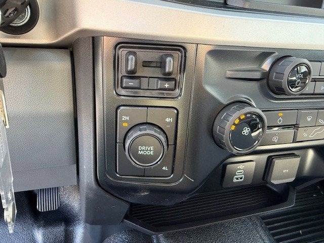 2026 Ford Super Duty F-350 DRW Service Body XL