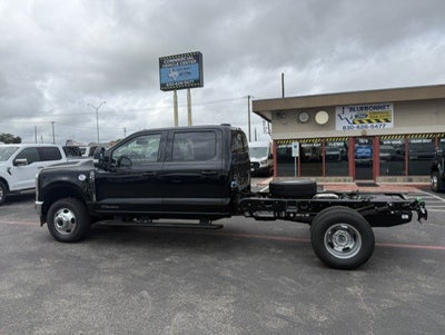 2027 Ford Super Duty F-350 DRW Chassis LARIAT