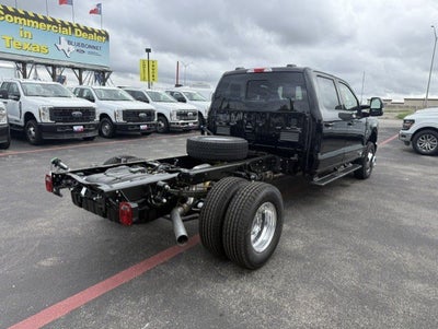 2027 Ford Super Duty F-350 DRW Chassis LARIAT