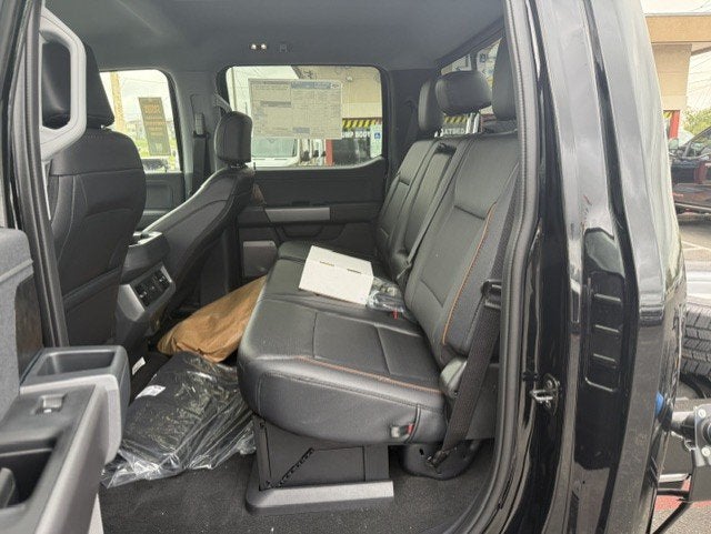 2027 Ford Super Duty F-350 DRW Chassis LARIAT