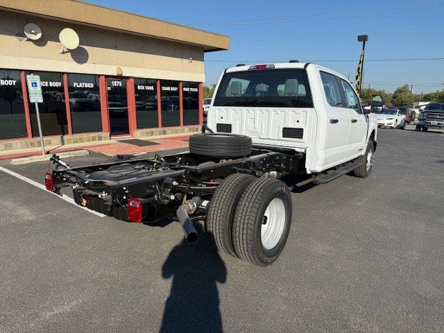 2026 Ford Super Duty F-350 DRW Chassis XL