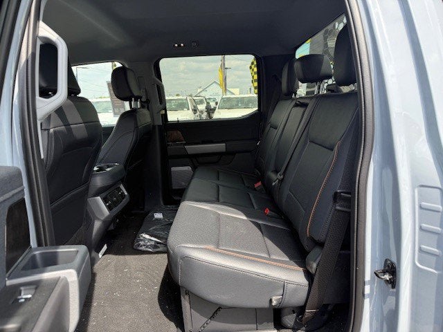 2026 Ford Super Duty F-350 DRW Flatbed LARIAT