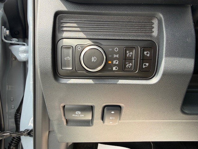 2026 Ford Super Duty F-350 DRW Flatbed LARIAT