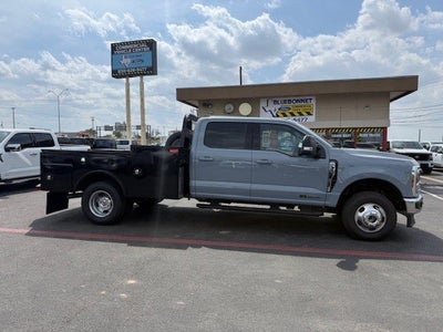 2026 Ford Super Duty F-350 DRW Flatbed LARIAT